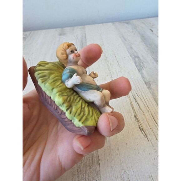 Vintage ceramic baby Jesus Xmas Nativity crib manger statue decor - Picture 4 of 7